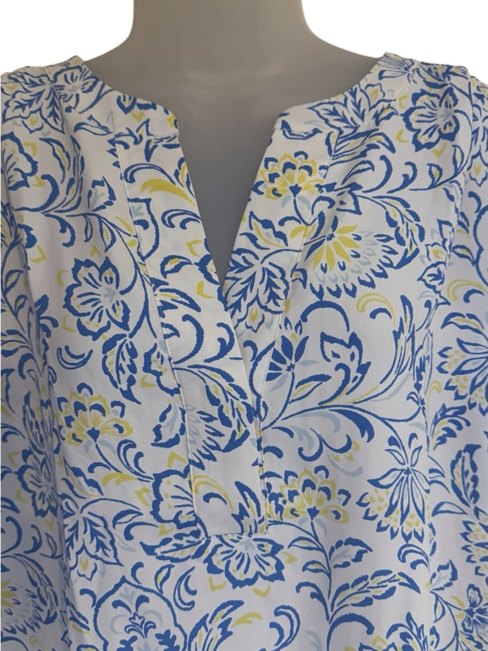 Ann Taylor  Spring/Summer White Top w/ Blue/Yellow Floral Print   MEDIUM    #B - Picture 2 of 10